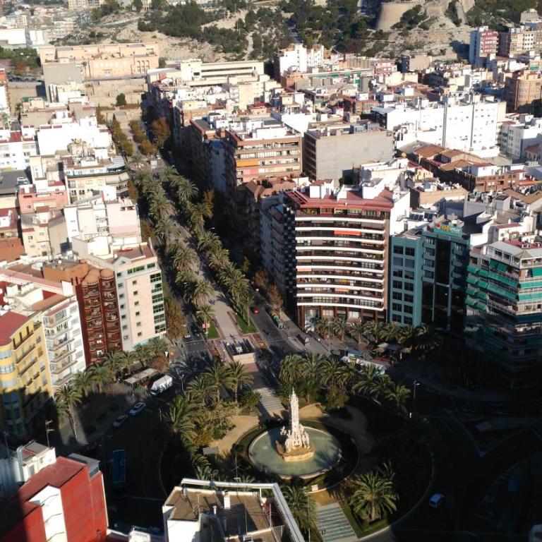 Alicante Skylights Apartments - Apartment mit 2 Schlafzimmern (15. Etage mit Stadtblick) - 16