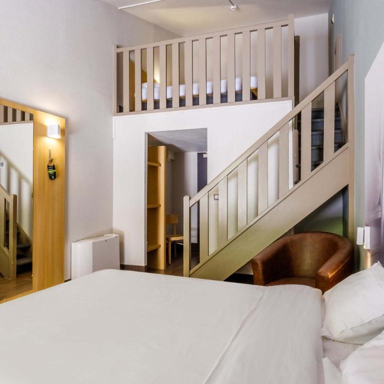 B&B HOTEL Villeneuve Loubet Village - Chambre Quadruple - 7