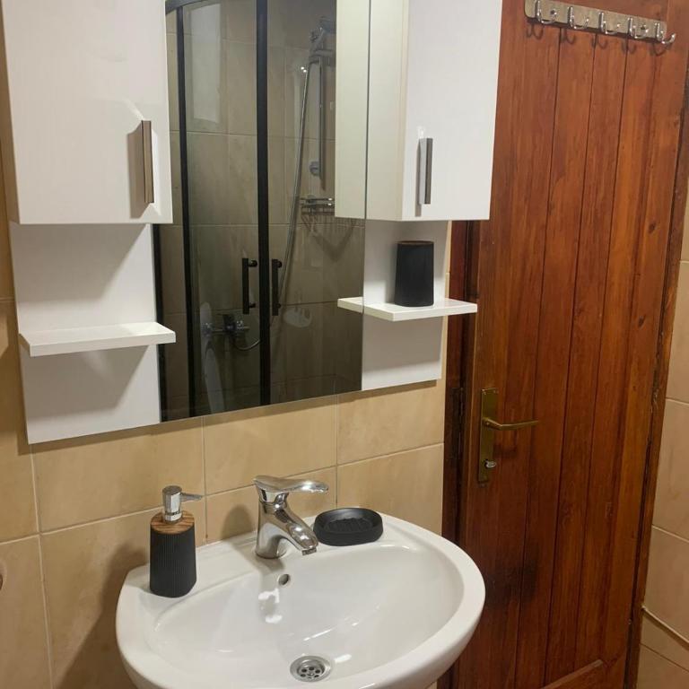 Vila luna - Three-Bedroom House - 15