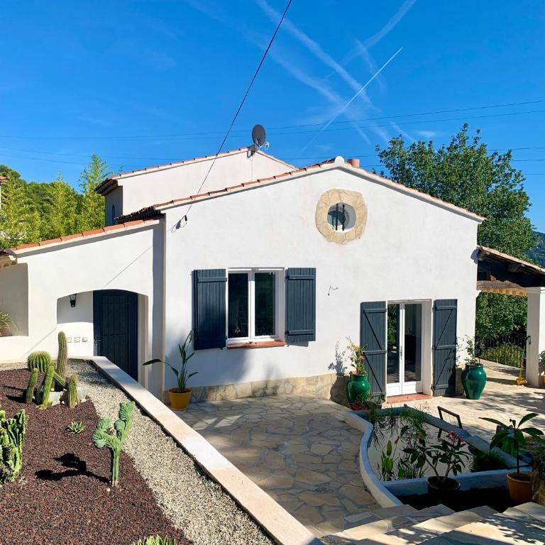 THE GREEN OASIS breathtaking sea views, swimming pool, privacy in Villa Liliana - Villa de 3 dormitorios - 2
