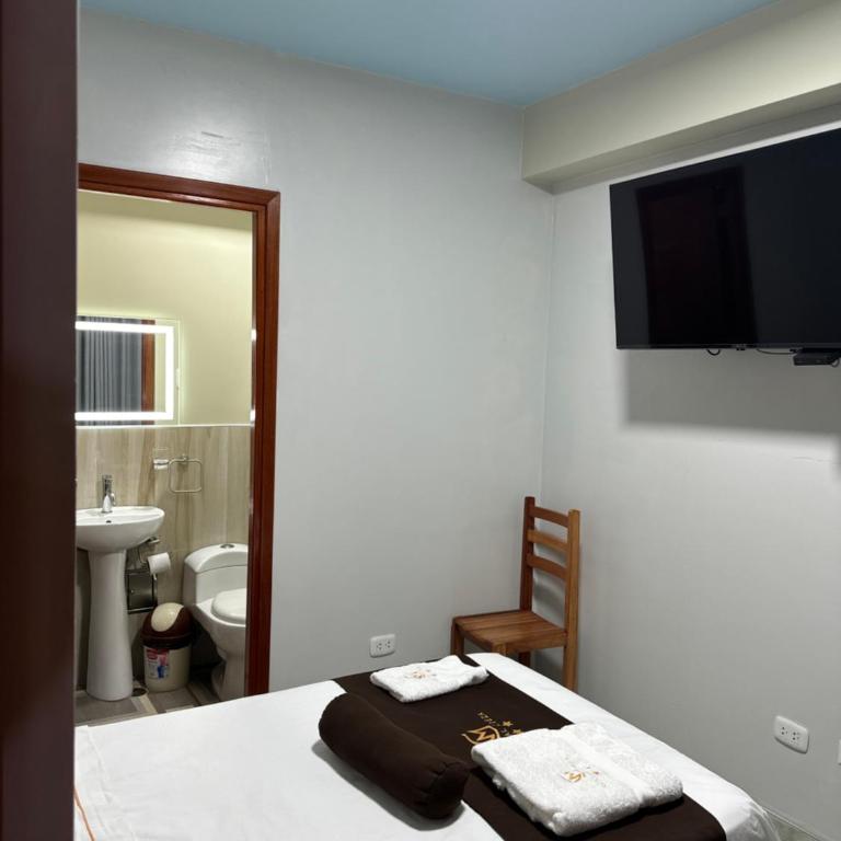 Hostal Cieza - Habitación Individual con baño privado - 2