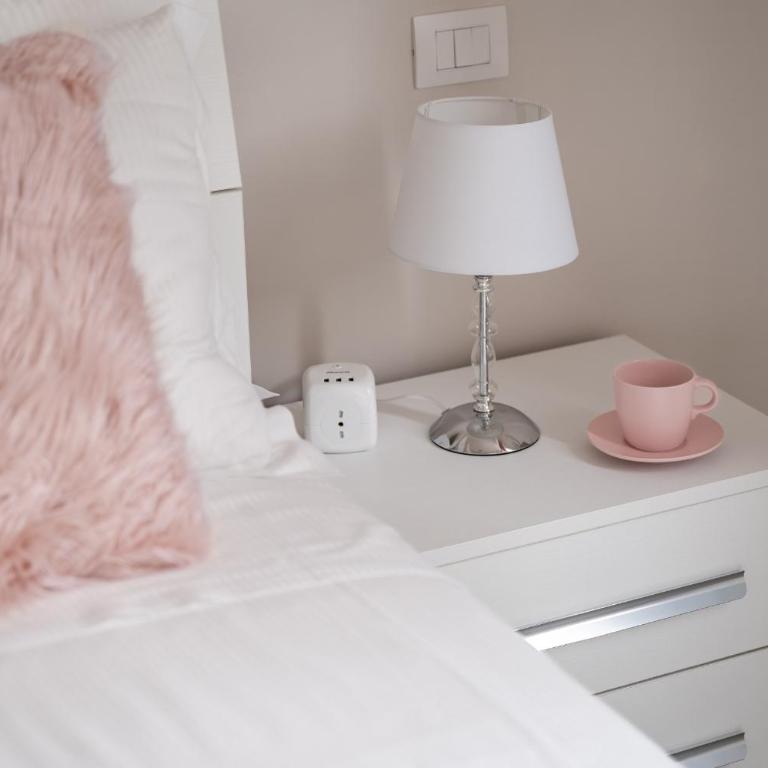 Via Ponte alle Mosse, 19 - Florence Charming Apartments - A chic, newly renovated apartment near Tram Leopolda, a few min from downtown - Two-Bedroom Apartment - 25