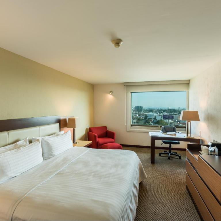 Holiday Inn Guadalajara Select by IHG - Habitación Estándar con ducha a ras de suelo - 1 cama extragrande - 3