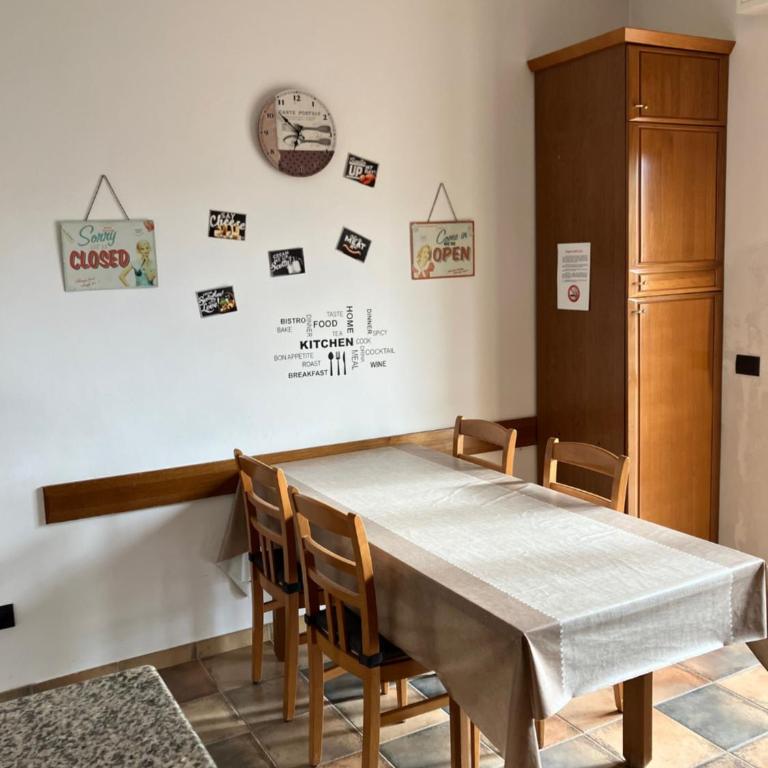 Grandi Cime Guest House - Camera Matrimoniale/Doppia con Letti Singoli con Bagno in Comune - 17