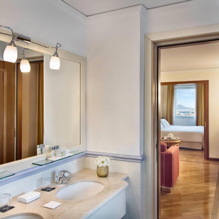 Renaissance Naples Hotel Mediterraneo - Junior Suite - 3