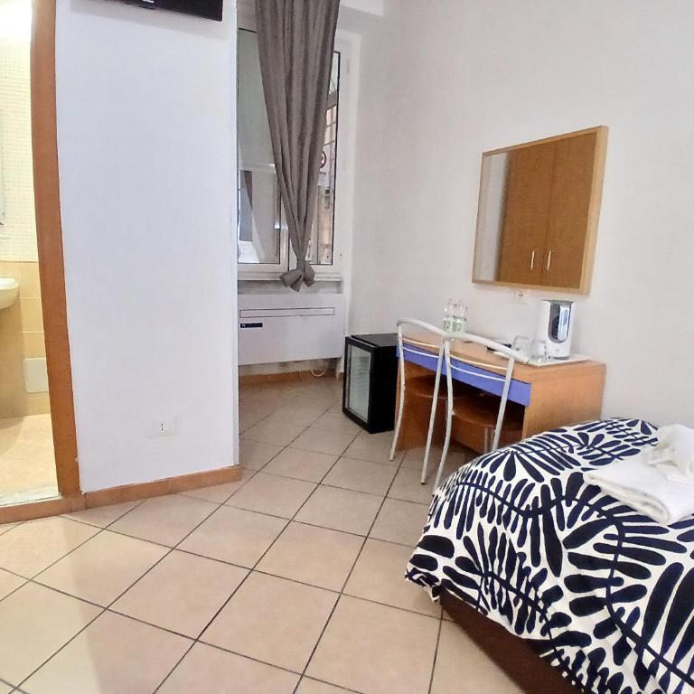 A&C Much More II - Triple Room with Bathroom - 4