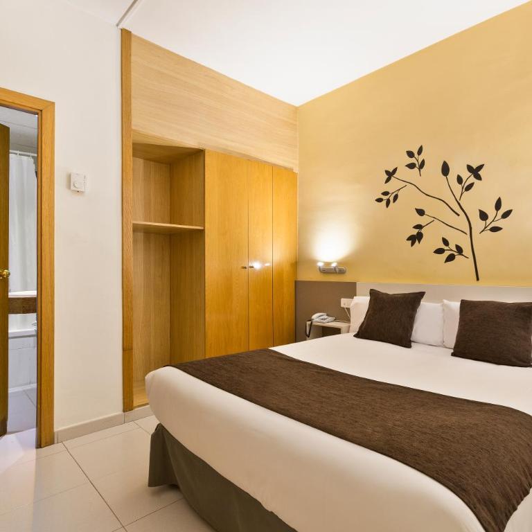 Hotel Travessera - Budget Single Room - 4
