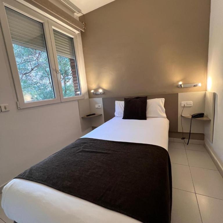 Hotel Travessera - Single Room - 4