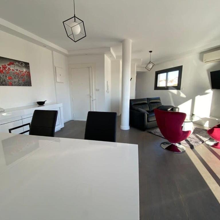 C010 - Magnifique Appartement Toit Terrasse - Apartment - 3