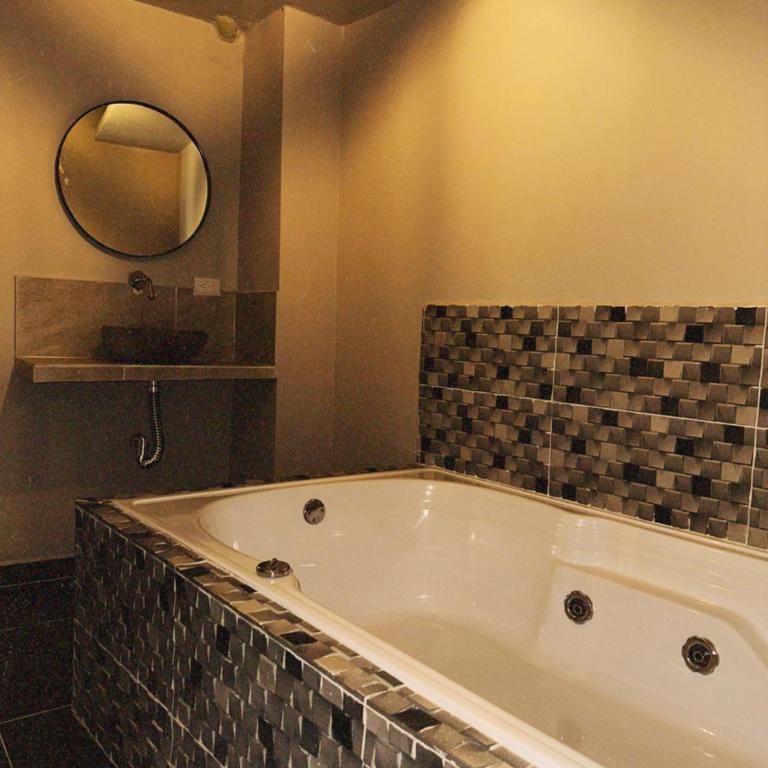 History Center Hotel - Double Room with Spa Bath - 1