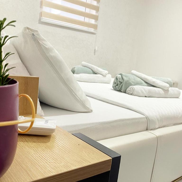 Farah Apartment - Two-Bedroom Apartment - 4