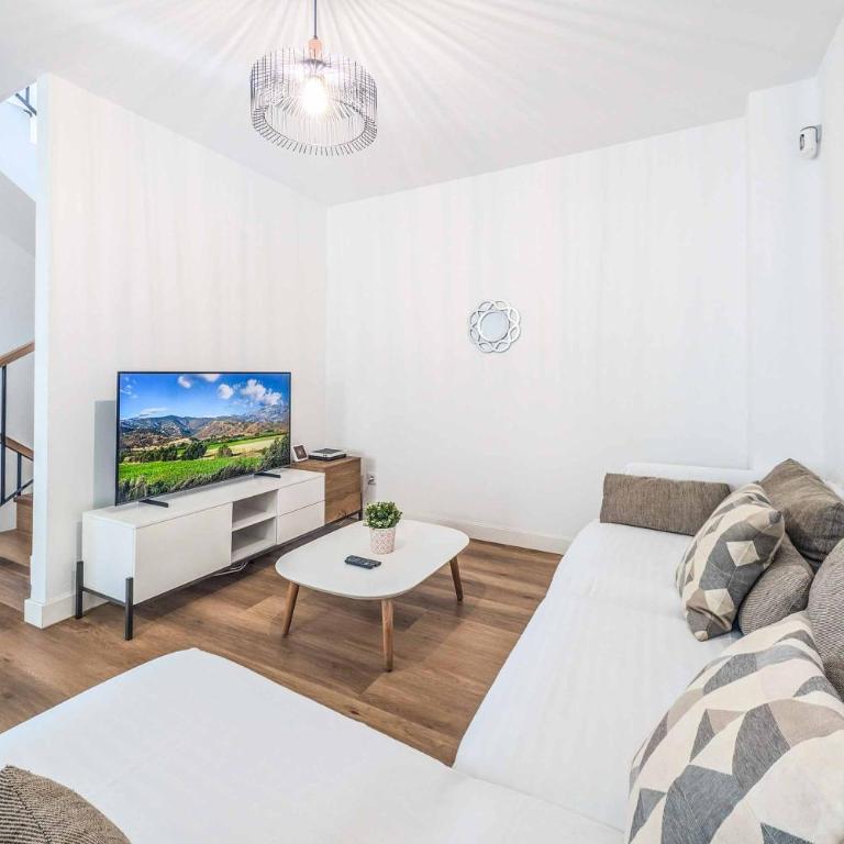 Villa Julaga - Three-Bedroom Villa - 6
