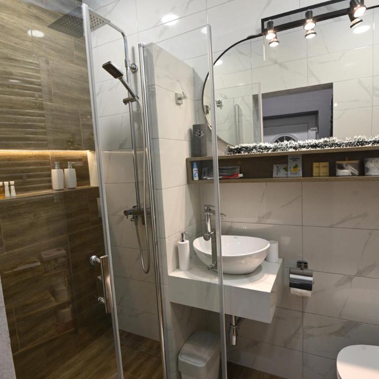 Josephine Apartment - Standard Apartment - 17