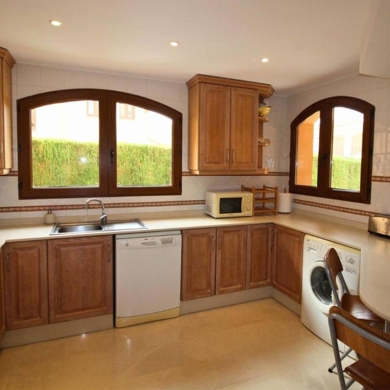 Four Bedroom Villa with a Private Pool - Villa Deluxe - 9