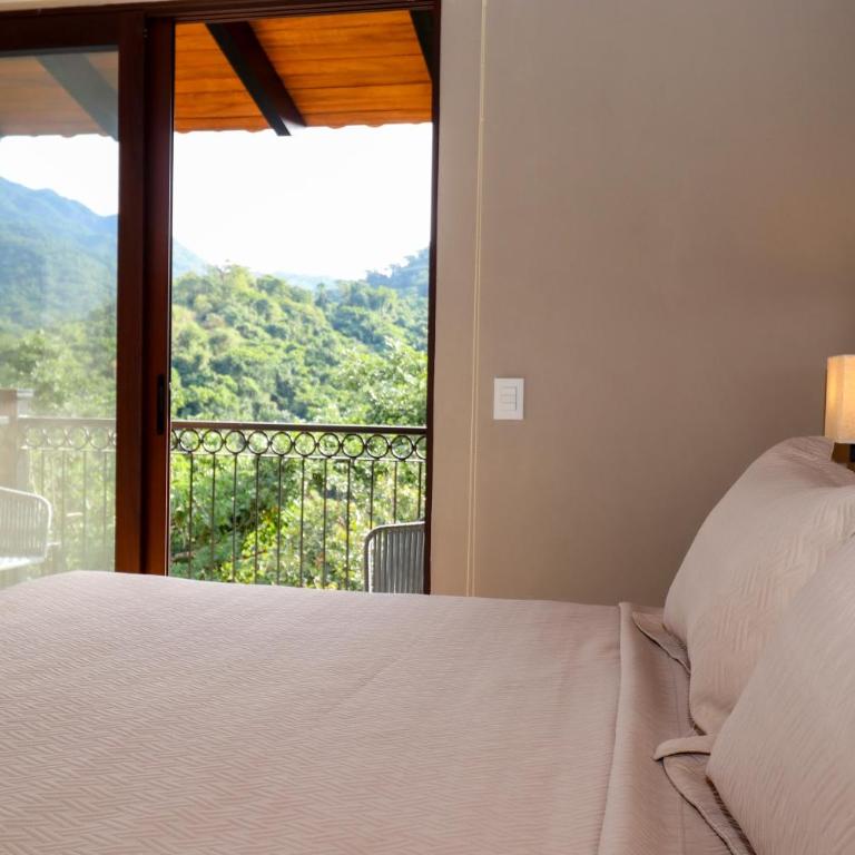 River Park Hotel - King Suite - 4