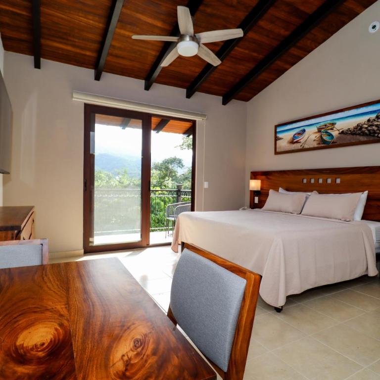 River Park Hotel - King Suite - 9