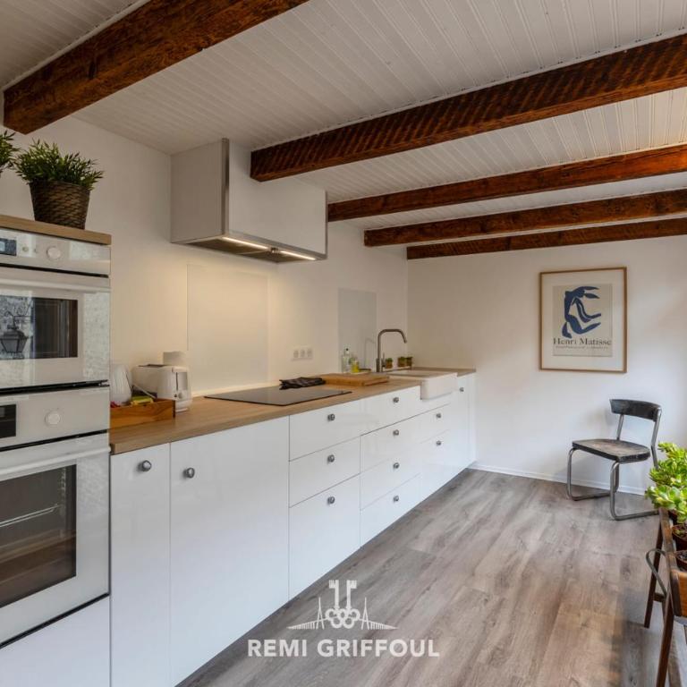 Fenêtres sur cour 3 Duplex in the Heart of the City Center 4 Guests - Apartment - 2