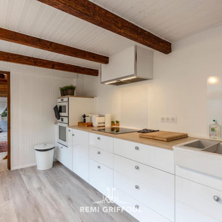Fenêtres sur cour 3 Duplex in the Heart of the City Center 4 Guests - Apartment - 11