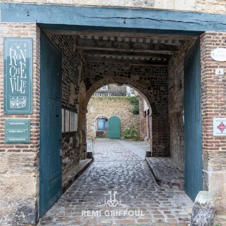 Fenêtres sur cour 3 Duplex in the Heart of the City Center 4 Guests - Apartment - 17
