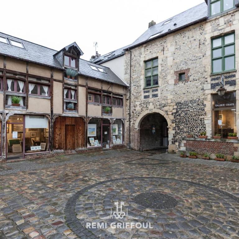 Fenêtres sur cour 3 Duplex in the Heart of the City Center 4 Guests - Apartment - 18