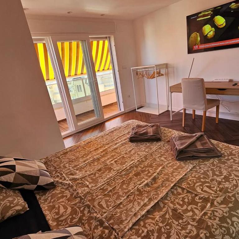 El Palmeral playa de los locos - Three-Bedroom Apartment - 26