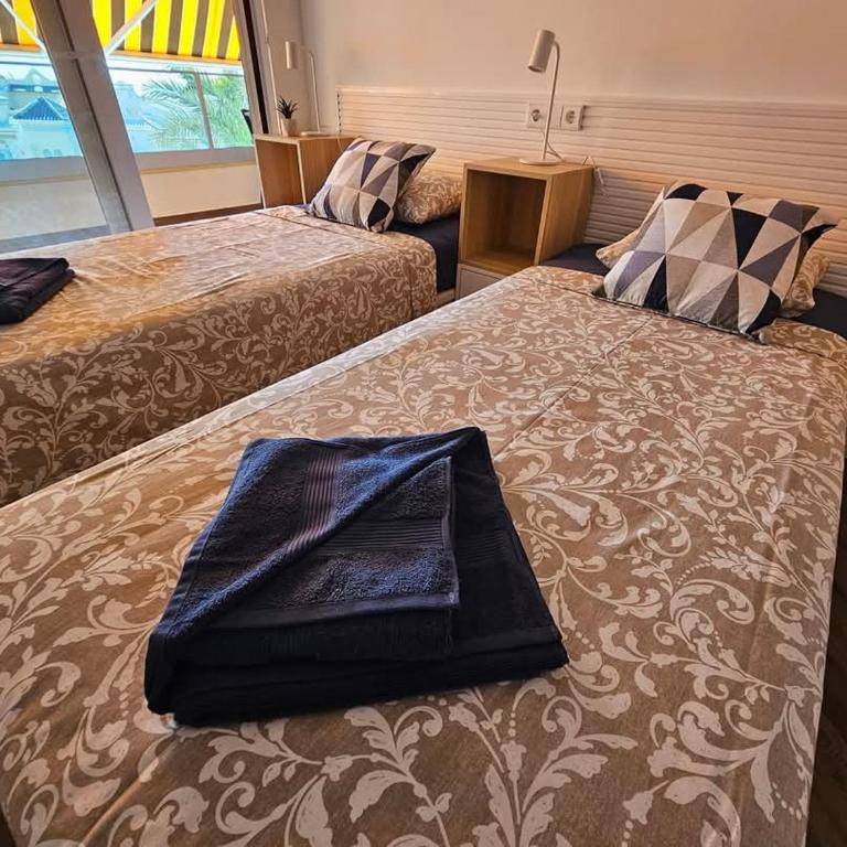 El Palmeral playa de los locos - Three-Bedroom Apartment - 29
