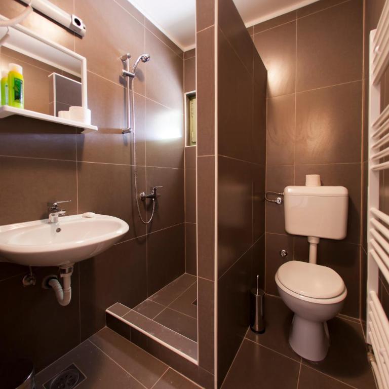 Hotel Hayat Hills - Četvorokrevetna Soba - 5