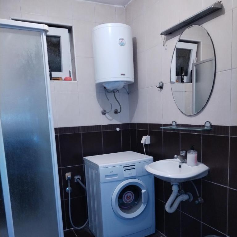 Todor Apartment - Dvokrevetna Soba sa Bračnim Krevetom - 8