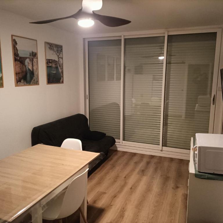 T2 cabine rénové avec très belle vue sur le port de plaisance, parking et wifi inclus - Appartement 2 Chambres - 11