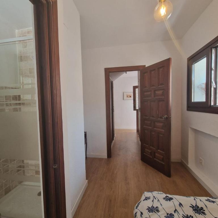 Habitación individual tranquila con baño privado en piso compartido - Apartamento de 1 dormitorio - 10