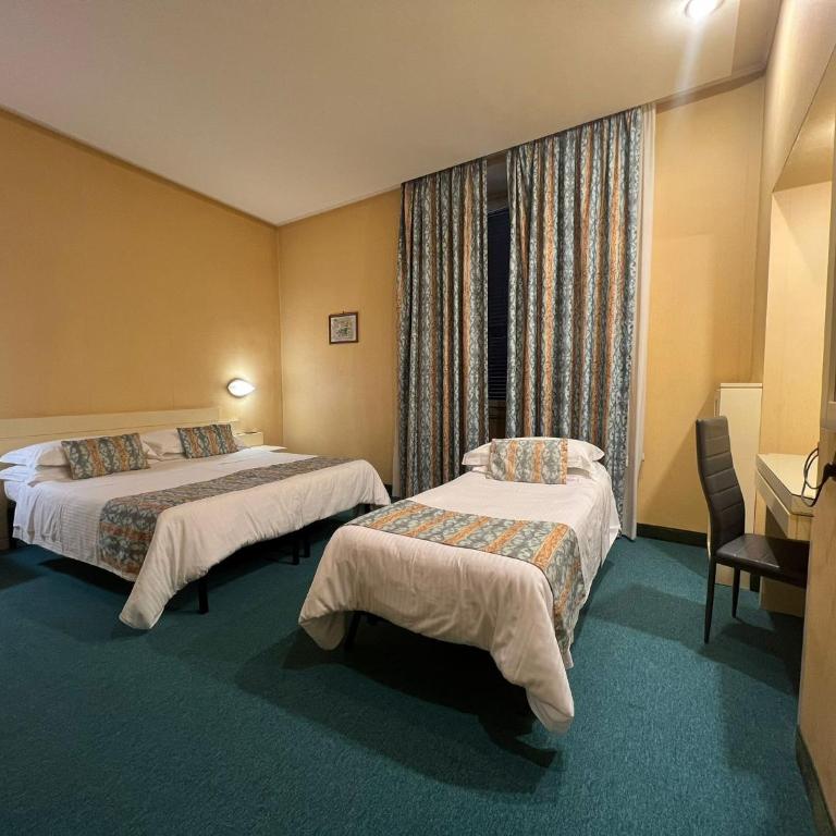 Hotel Patria - Camera Tripla - 2