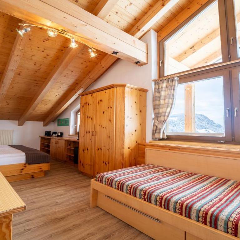 Familienhotel Unterreith - Familienzimmer mit Bergblick - 3