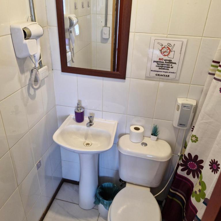 Hostal Arrayan - Habitación Cuádruple con baño privado - 12