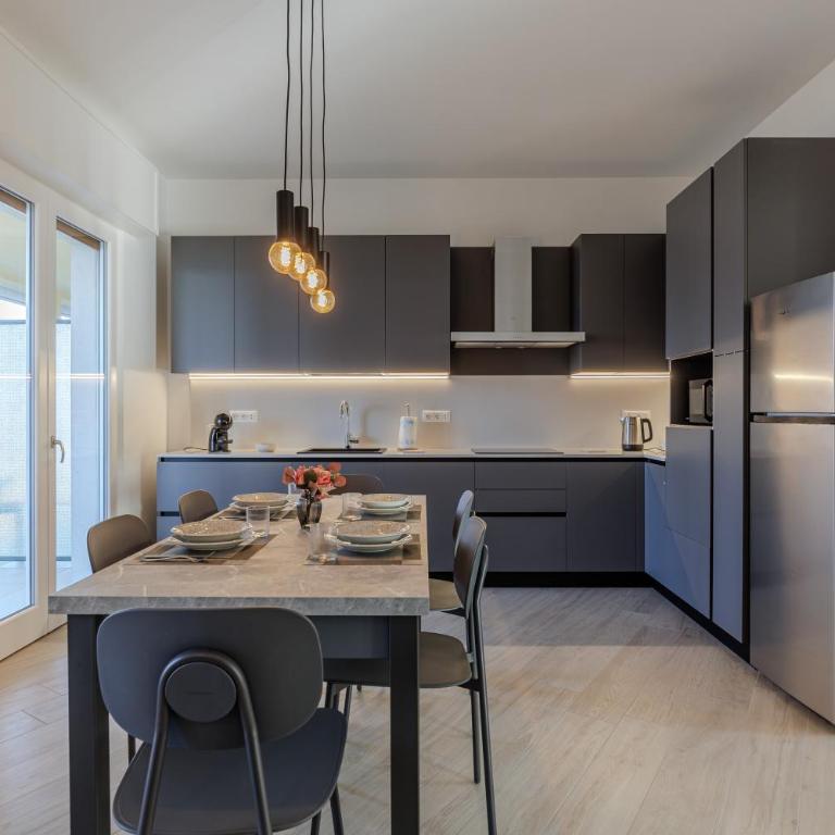 Santa Croce Apartments - Apartment mit 3 Schlafzimmern und Seeblick - 1