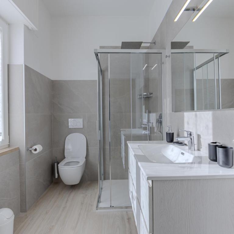 Santa Croce Apartments - Apartment mit 3 Schlafzimmern und Seeblick - 7