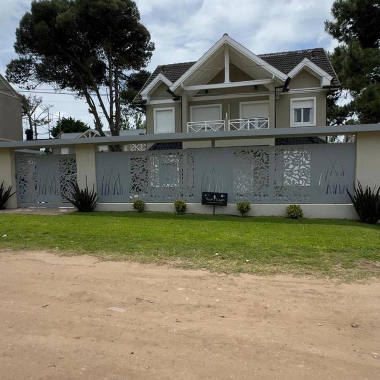 Picun Cuyen - Three-Bedroom Townhouse - 2