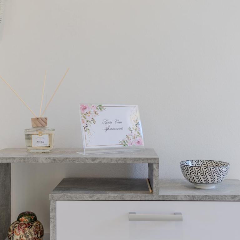 Santa Croce Apartments - Apartment mit 3 Schlafzimmern und Seeblick - 24