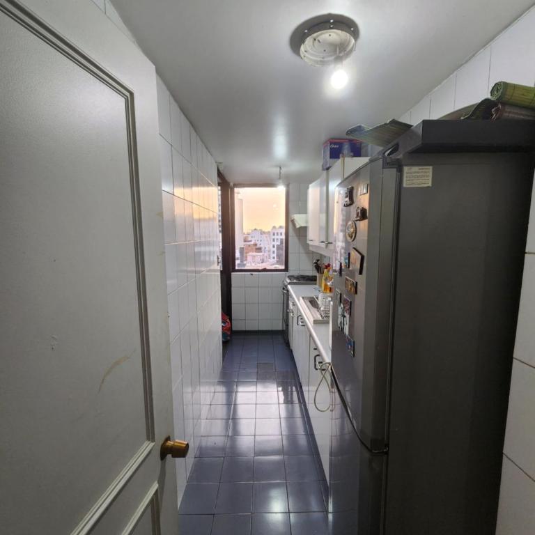 private room and bathroom in perfectly located apartment - Single Room with Private Bathroom - 9