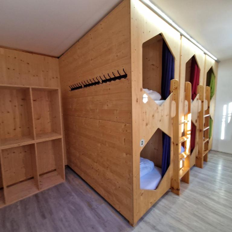 Stanton Hostel - Kapsel für 1 Person im Schlafsaal mit 6 Betten - 5