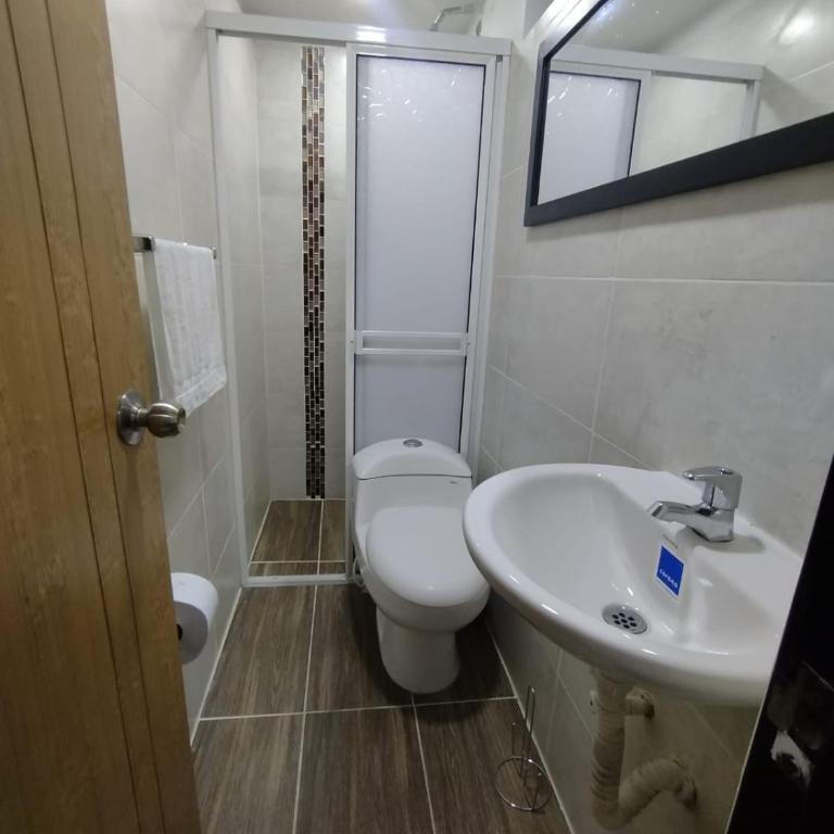 Apartamento en Laureles, cerca a Metro, Estadio Atanasio Girardot, plaza de toros la Macarena rentalsOP AN04 - Apartamento de 2 dormitorios - 4