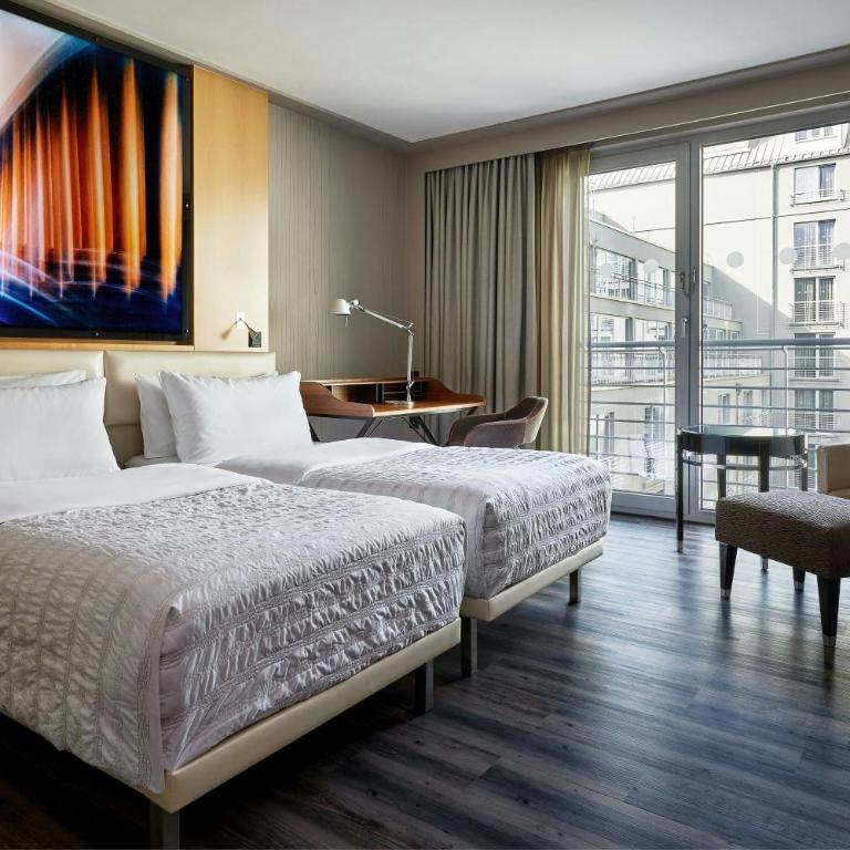Le Meridien Munich - Deluxe Zimmer mit 2 Einzelbetten und Gartenblick - 3