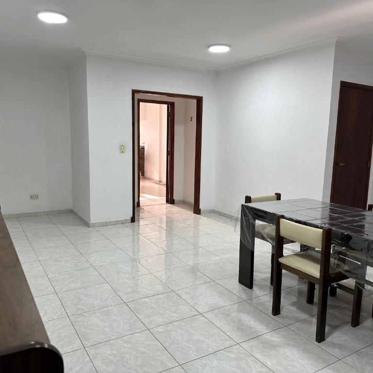 Casa grande, cómoda y luminosa con terraza, balcón y parrilla, hasta 6 huéspedes - Casa Unifamiliar de 3 dormitorios - 19