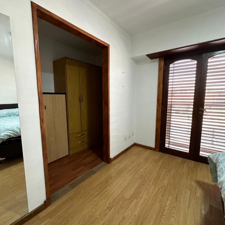 Casa grande, cómoda y luminosa con terraza, balcón y parrilla, hasta 6 huéspedes - Casa Unifamiliar de 3 dormitorios - 31