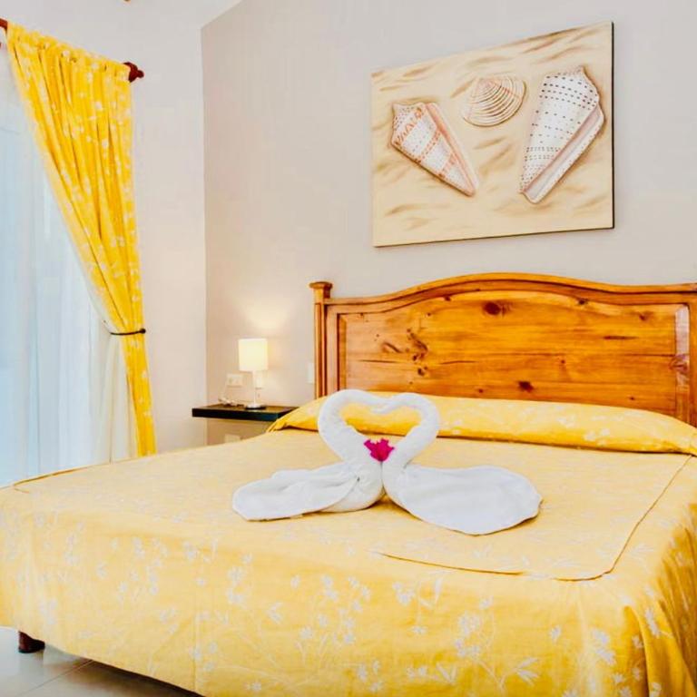Deluxe Family Comfort Balcony Room with Pool Playacar Ii - Family Room - 5