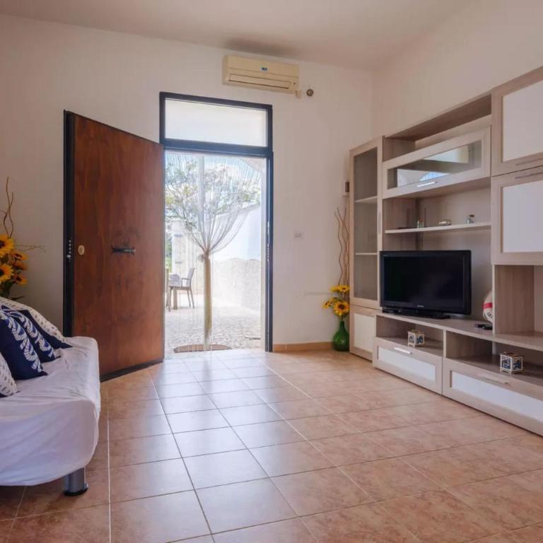Villa Diamante Torre Lapillo With Air Conditioning, Parking And Wi-Fi - Villa - 14