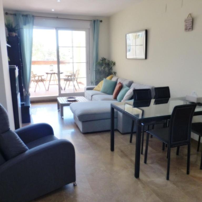 Beautiful 2 bedroom 2 bathroom apartment with pool - Apartment - 7
