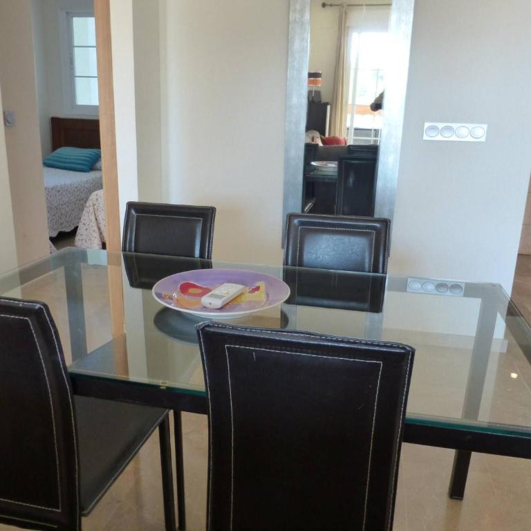 Beautiful 2 bedroom 2 bathroom apartment with pool - Apartment - 18
