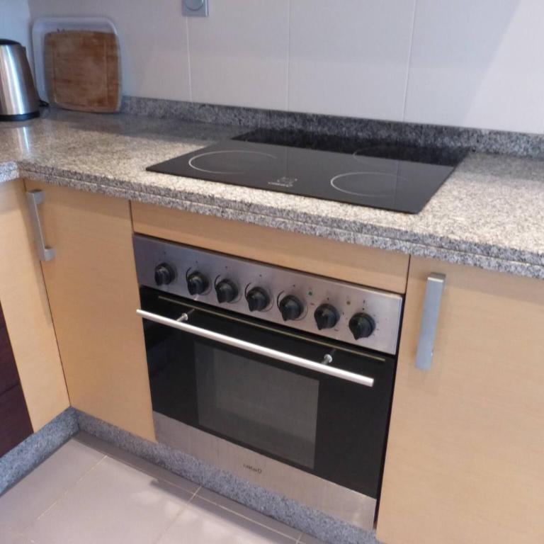 Beautiful 2 bedroom 2 bathroom apartment with pool - Apartment - 20