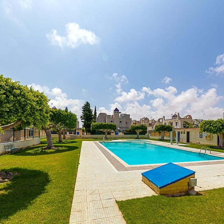 Elegant Bungalow with Jacuzzi Villa Loi Charls in Torrevieja - Bungalow - 5