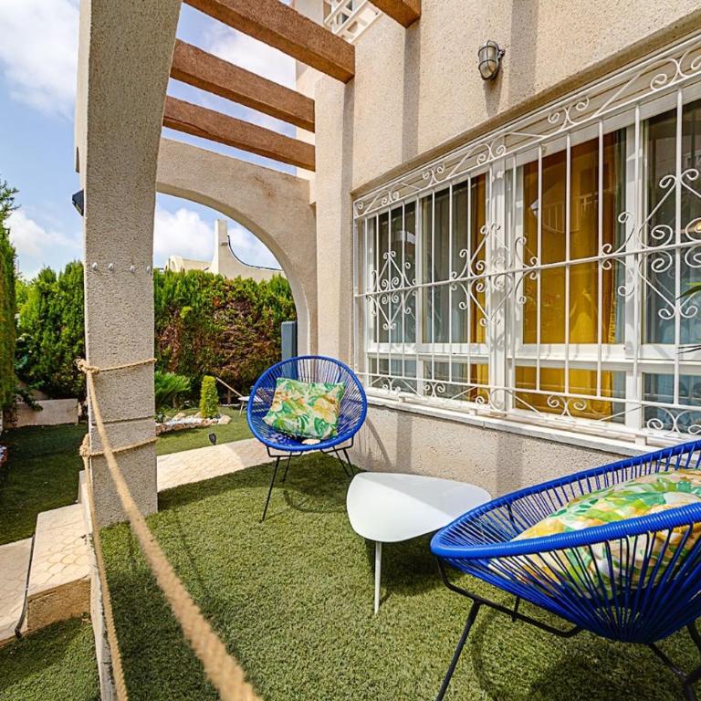 Elegant Bungalow with Jacuzzi Villa Loi Charls in Torrevieja - Bungalow - 12